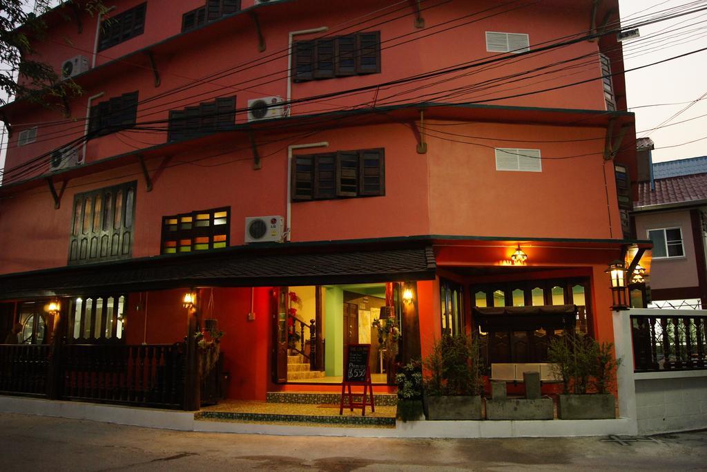 The Corner Inn Чиангмай Экстерьер фото