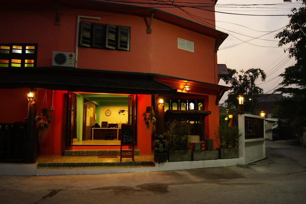 The Corner Inn Чиангмай Экстерьер фото